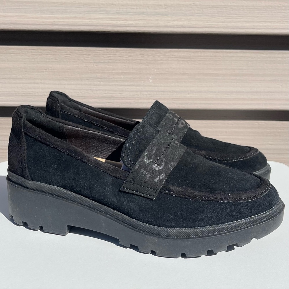 Clark’s Suede Loafers W7
